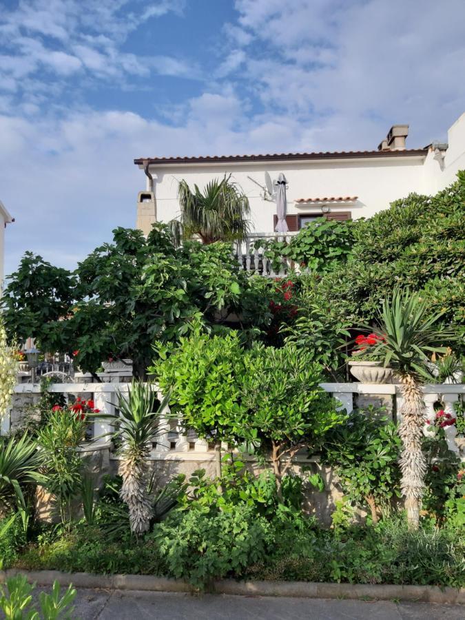 Apartmani Jozefina Omišalj Εξωτερικό φωτογραφία