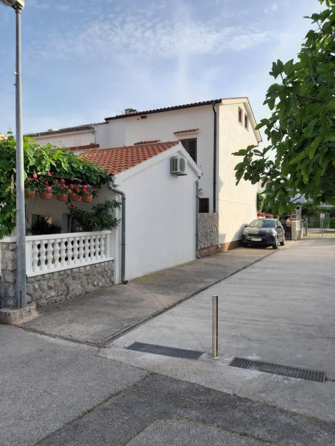 Apartmani Jozefina Omišalj Εξωτερικό φωτογραφία