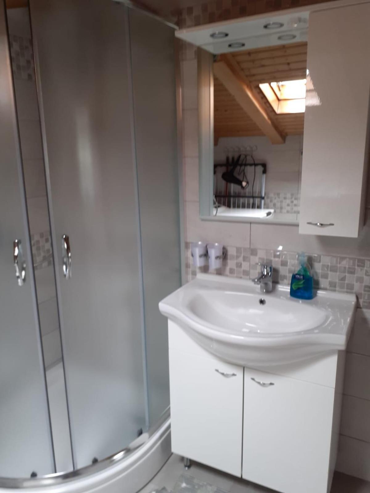 Apartmani Jozefina Omišalj Δωμάτιο φωτογραφία