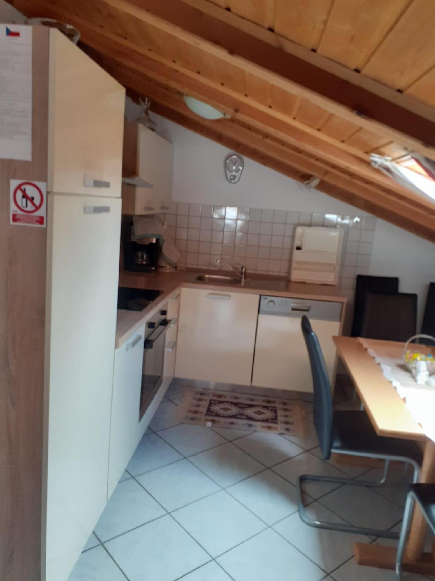 Apartmani Jozefina Omišalj Δωμάτιο φωτογραφία