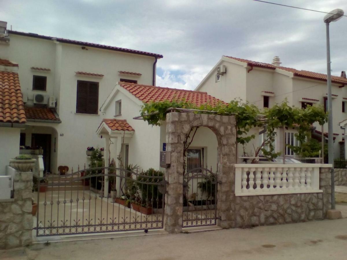 Apartmani Jozefina Omišalj Εξωτερικό φωτογραφία